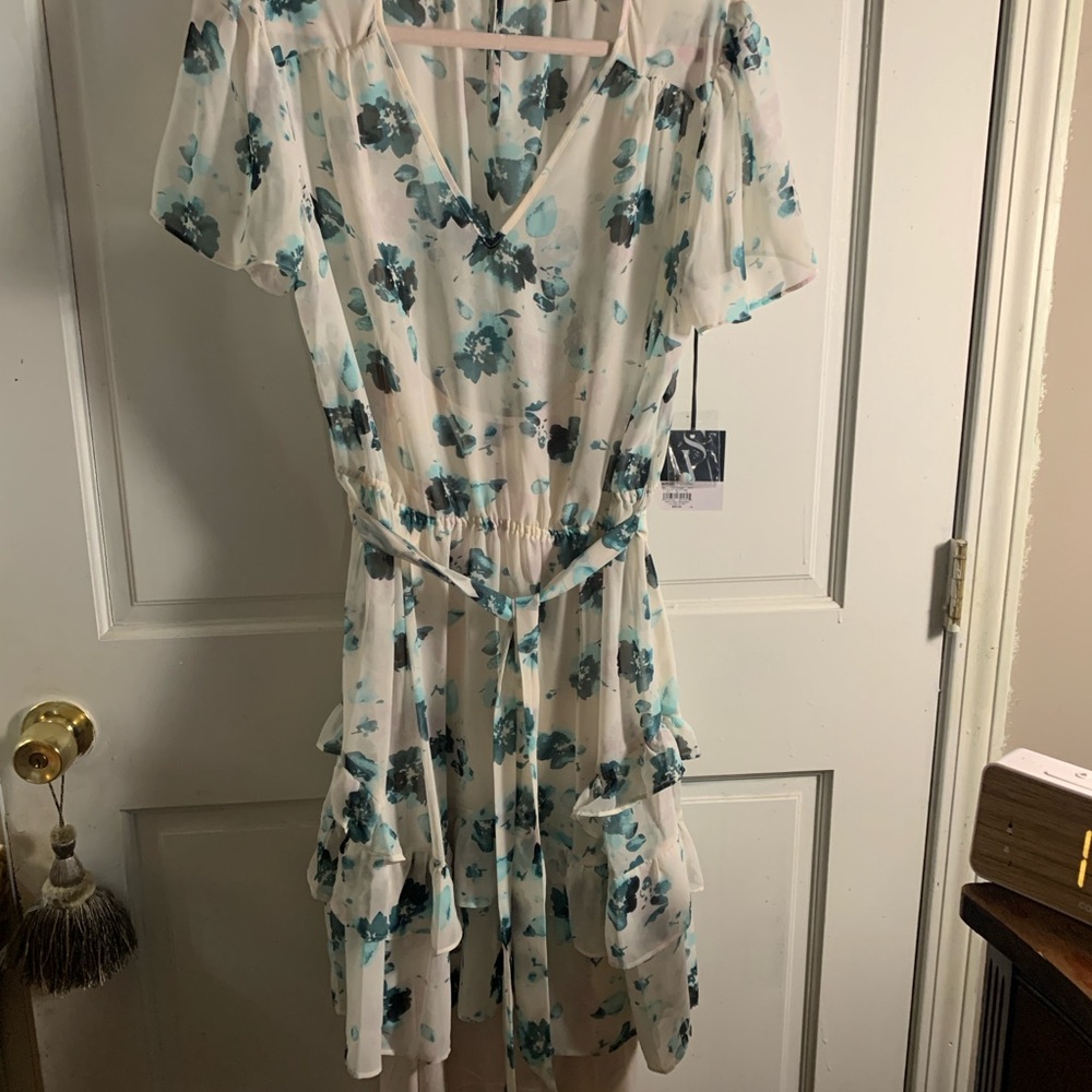 Simply Vera Wang Floral Blue and White dress